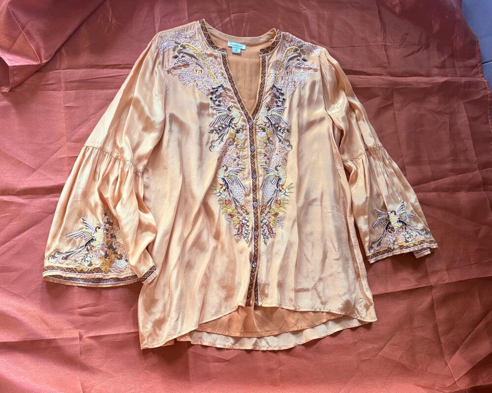 Sundance Embroidered Satin Blouse M Gold Champagne Bell Sleeve Boho Artisan Top